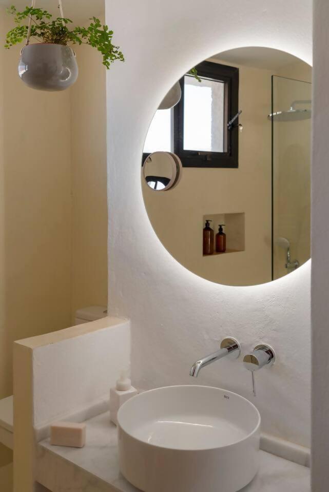 Lanzarote Famara Beach Bungalow