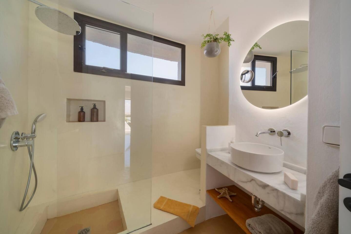 Lanzarote Famara Beach Bungalow