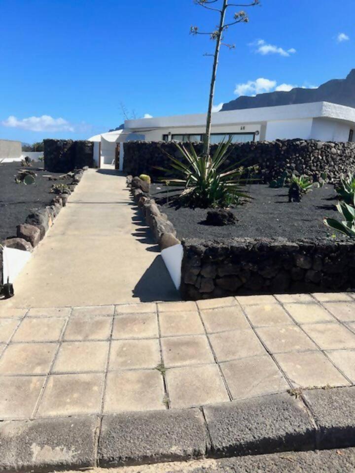 Lanzarote Famara Beach Bungalow