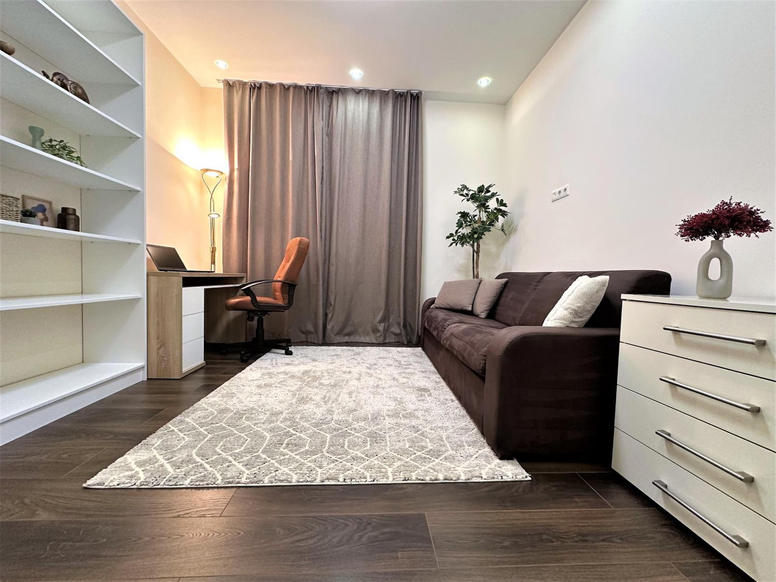 Spacious 2 Bedroom Home in Old Town view 5