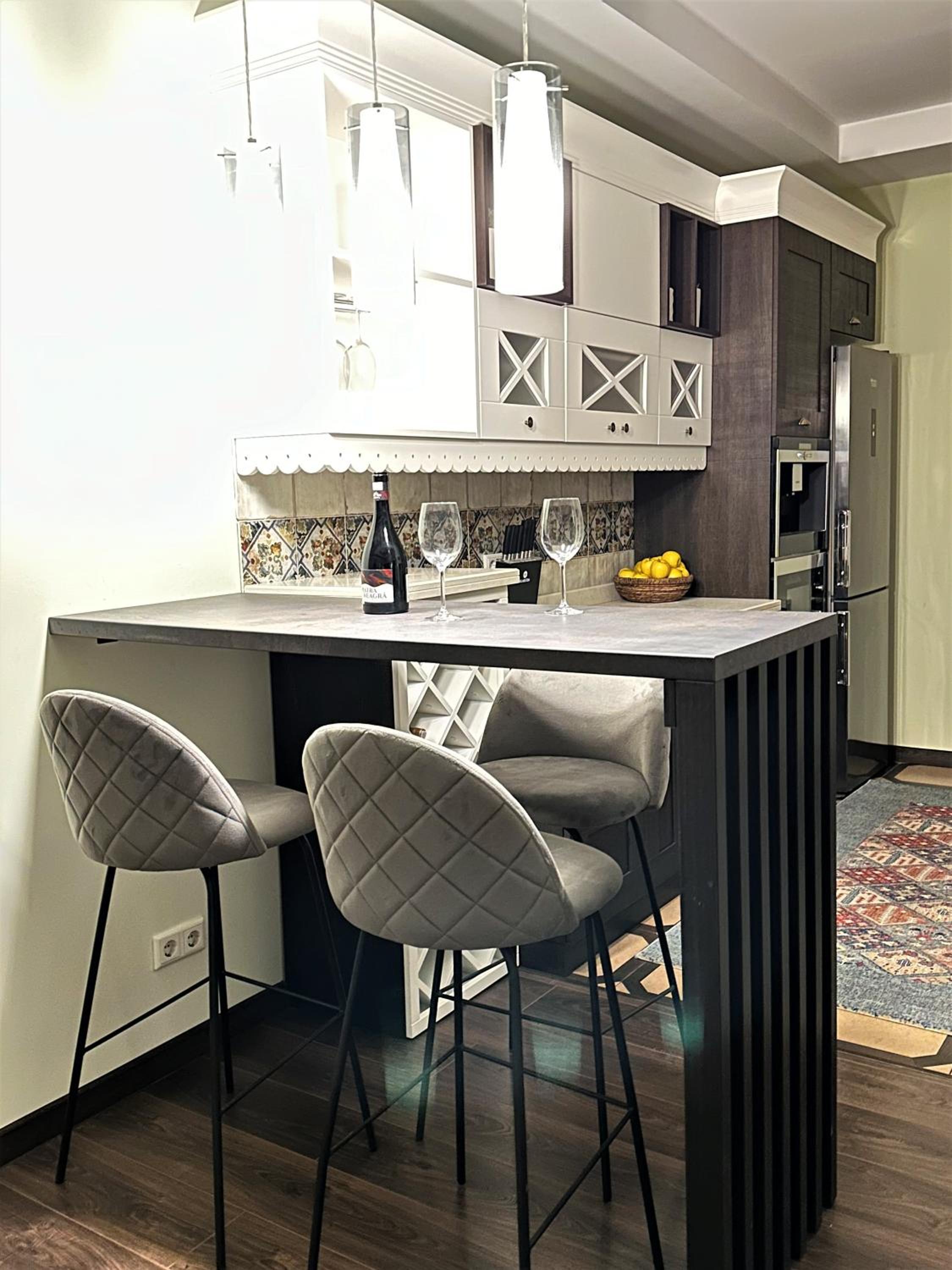 Spacious 2 Bedroom Home in Old Town view 2