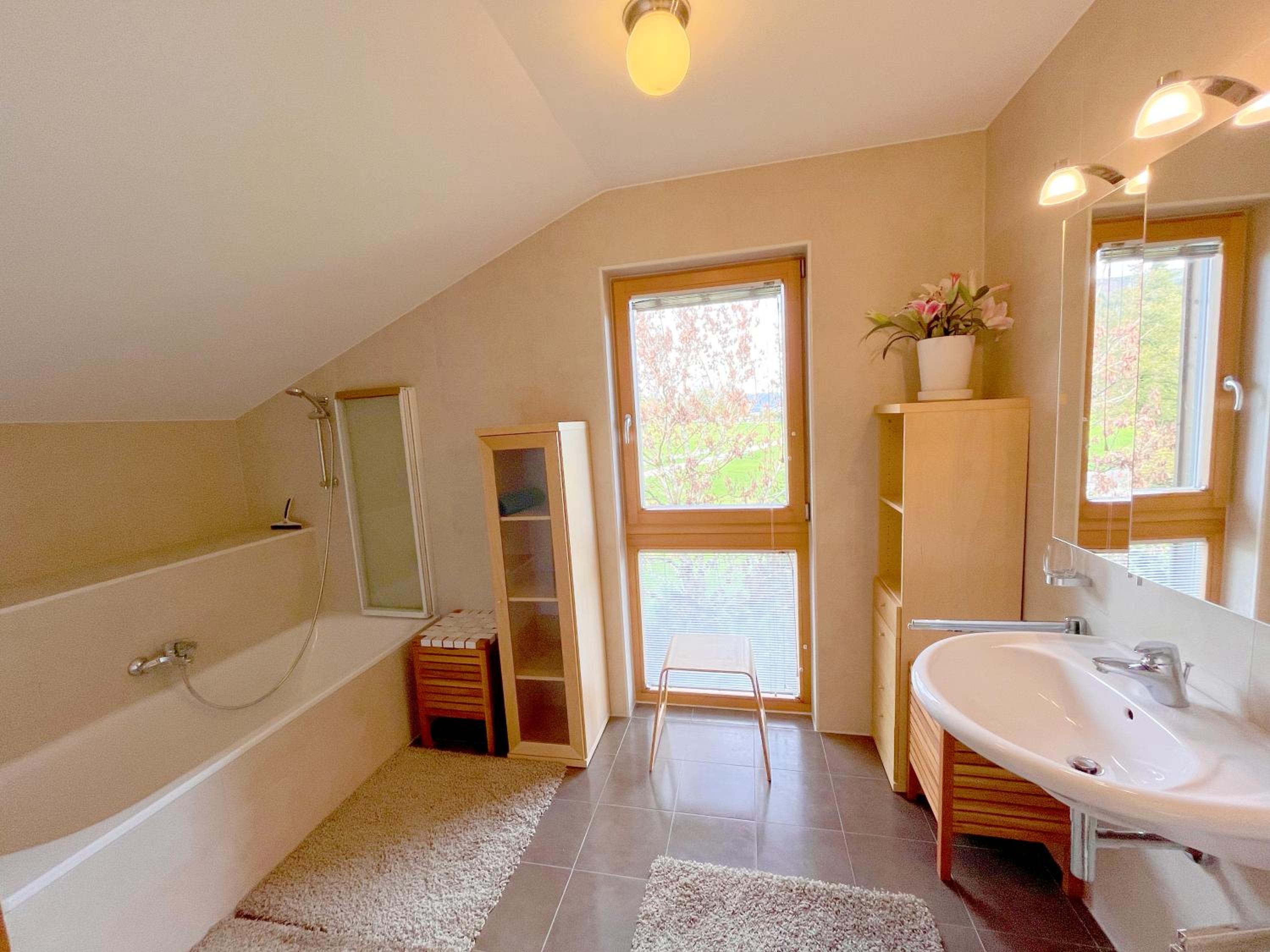 Chalet Attersee - ganzes Ferienhaus, Seeblick, Kamin, Sauna