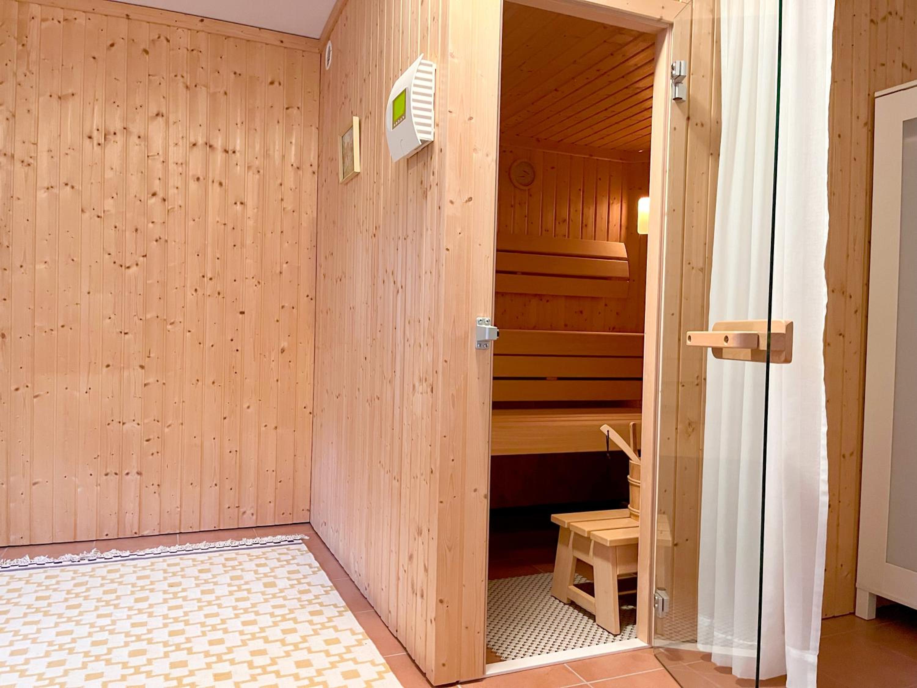 Chalet Attersee - ganzes Ferienhaus, Seeblick, Kamin, Sauna