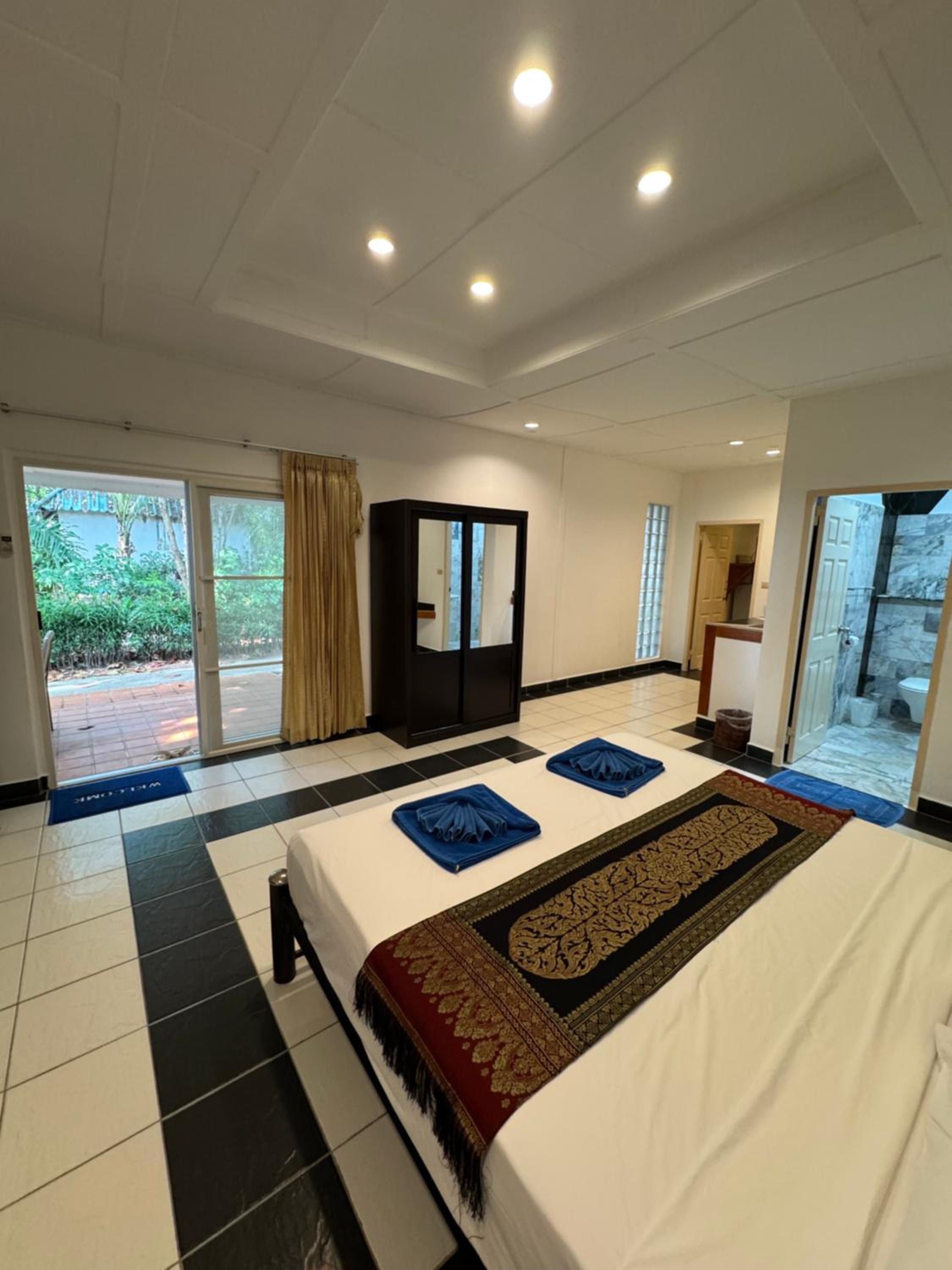 Lanta Island Resort