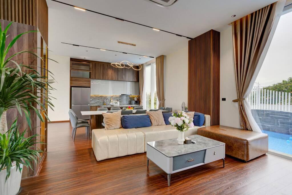 Luxury pool villa with Sauna - Free Pick up and Full AC view 3
