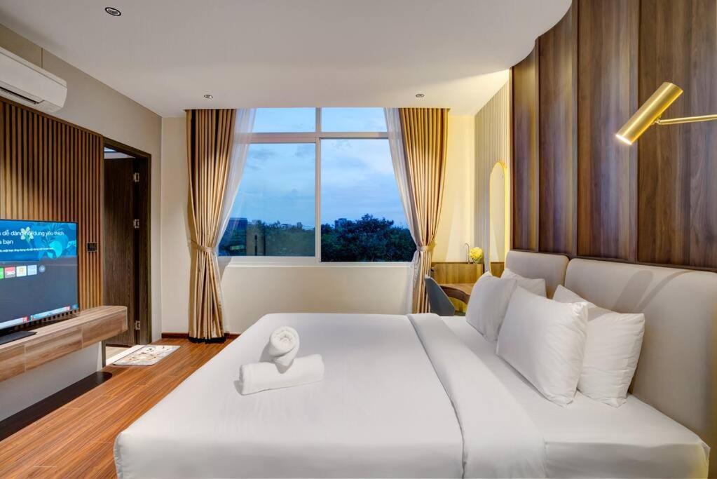 Luxury pool villa with Sauna - Free Pick up and Full AC view 5