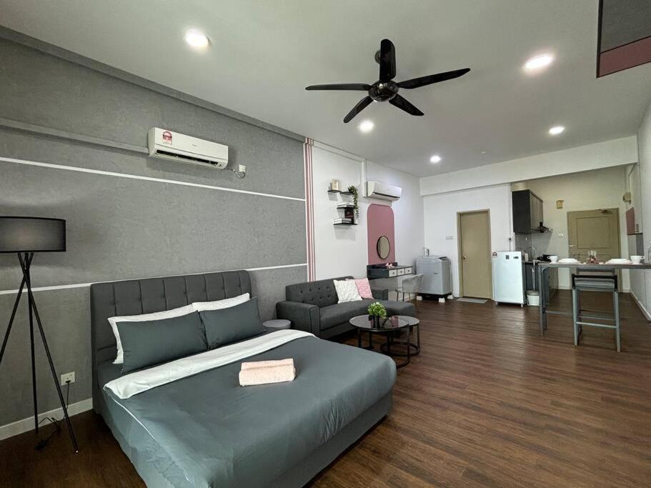 Mount Austin #Akademik Suite Stylish 1-2Pax