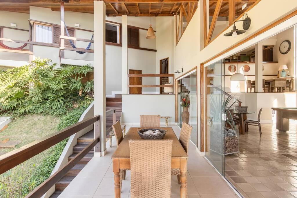 Casa alto padrão com surpreendente vista ao oceano