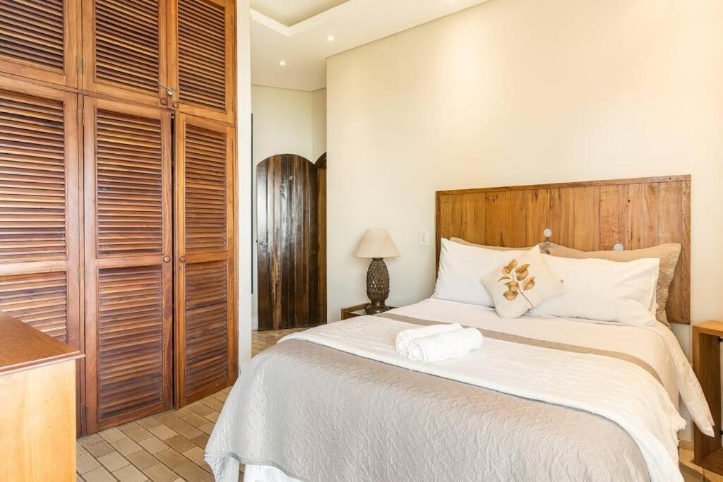 Casa alto padrão com surpreendente vista ao oceano