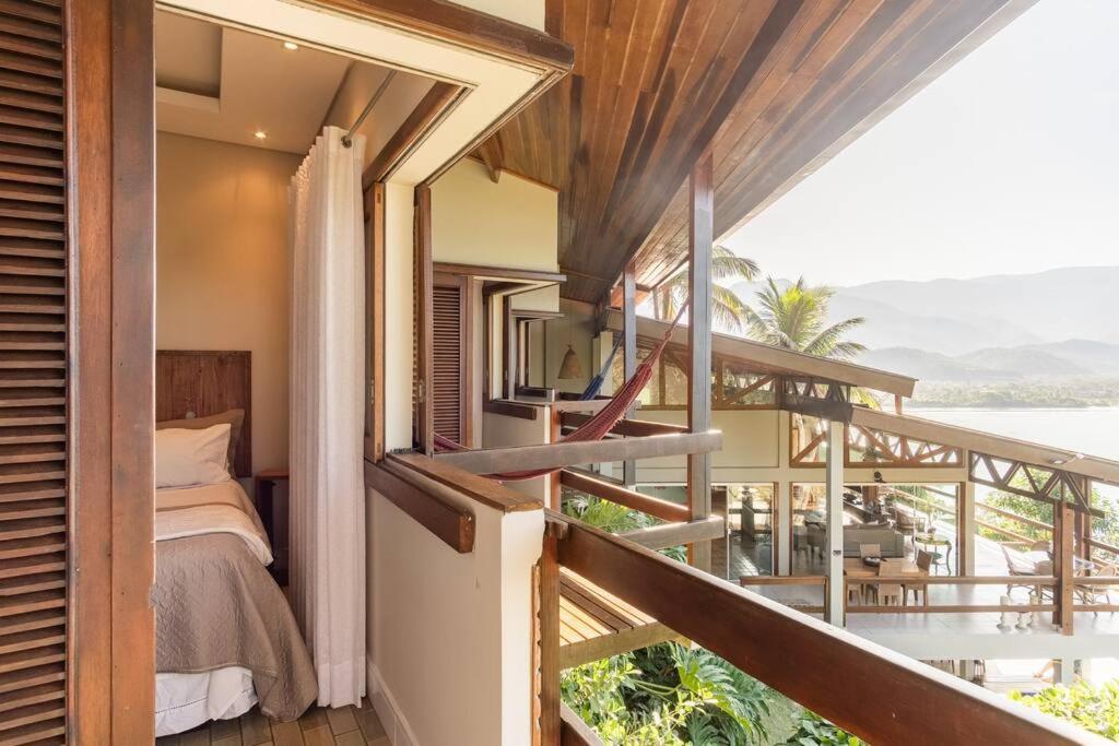 Casa alto padrão com surpreendente vista ao oceano