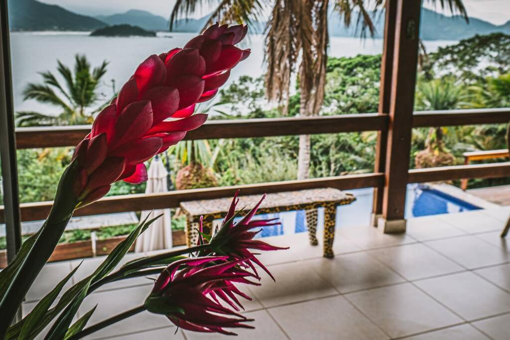Casa alto padrão com surpreendente vista ao oceano