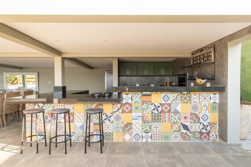 Casa alto padrão com surpreendente vista ao oceano