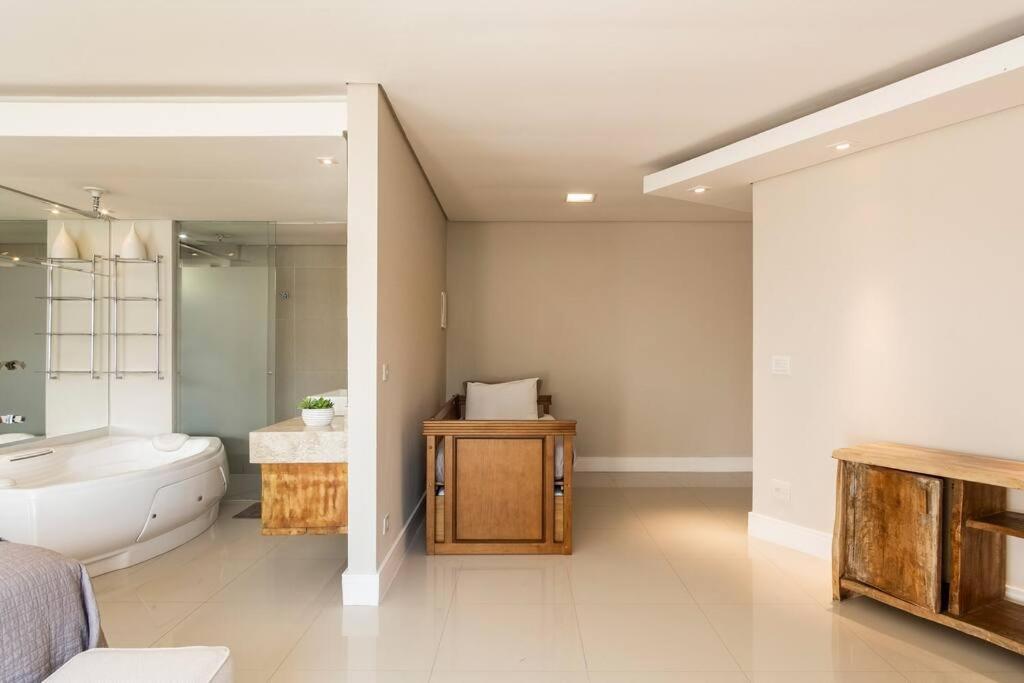 Casa alto padrão com surpreendente vista ao oceano