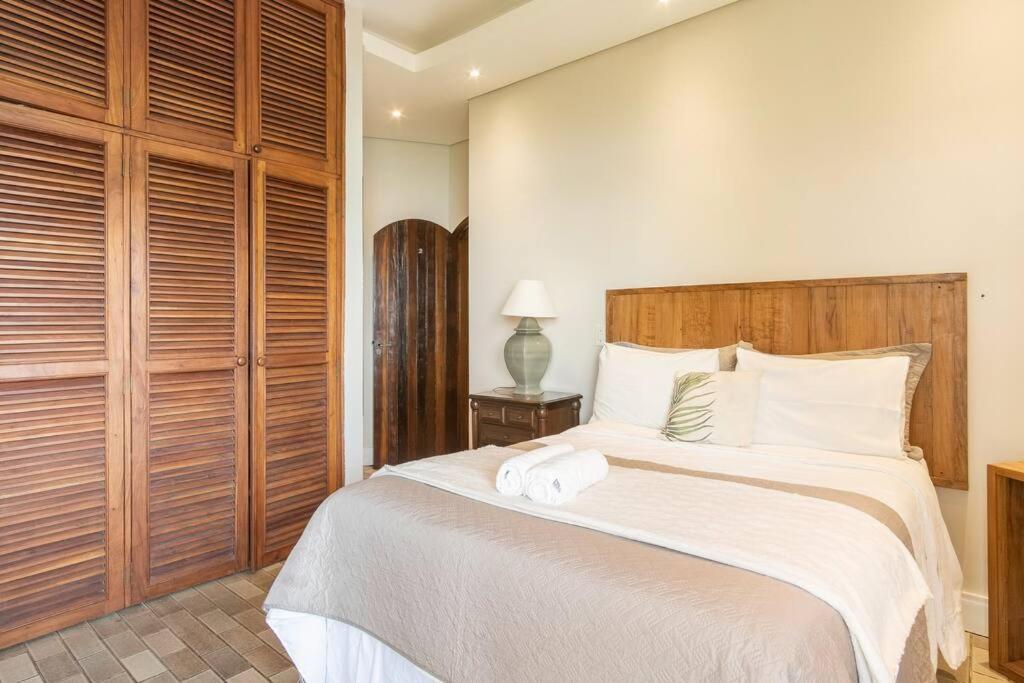 Casa alto padrão com surpreendente vista ao oceano