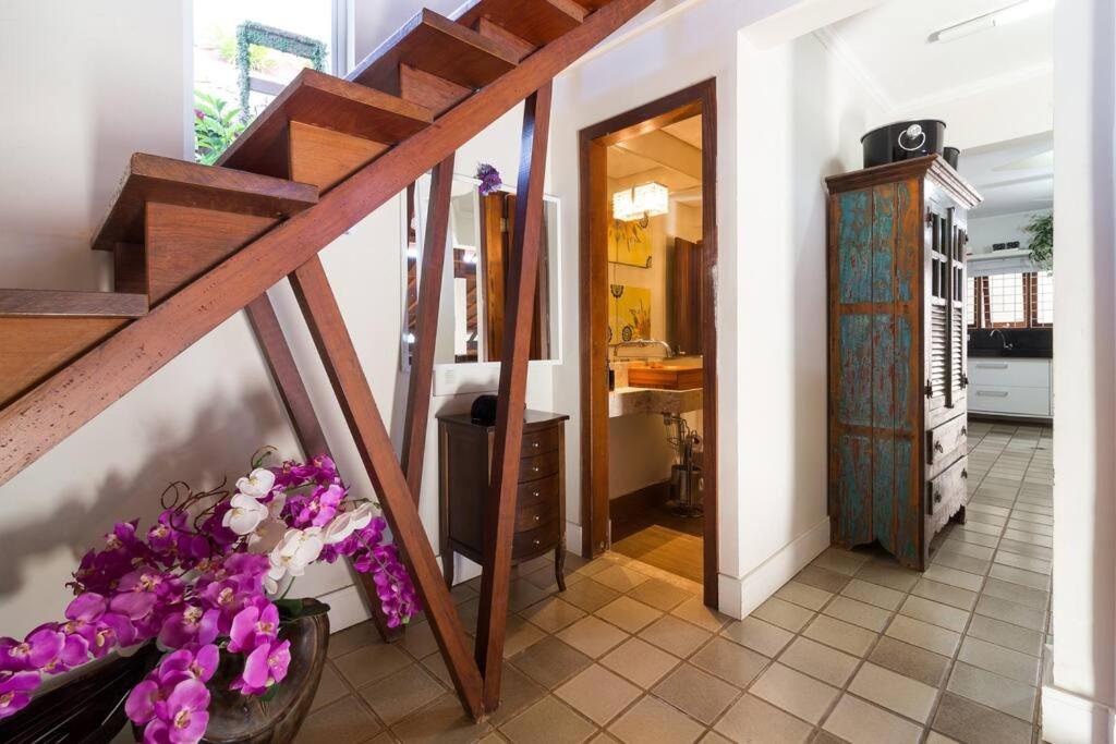 Casa alto padrão com surpreendente vista ao oceano