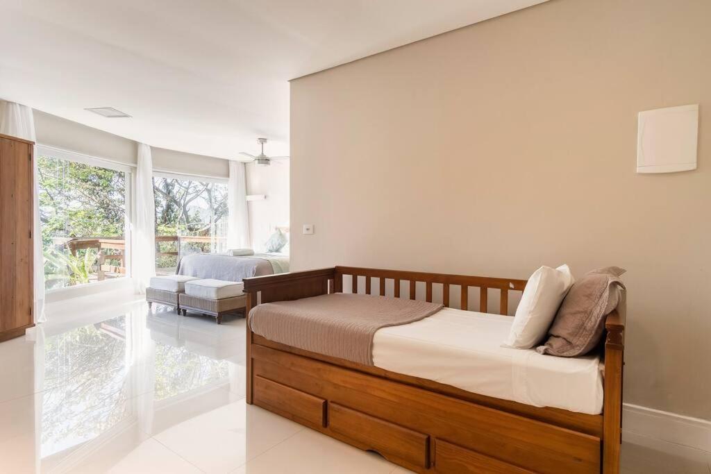 Casa alto padrão com surpreendente vista ao oceano