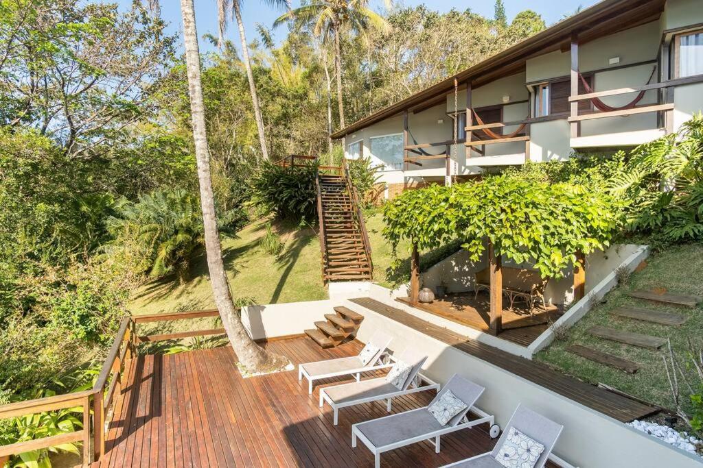 Casa alto padrão com surpreendente vista ao oceano