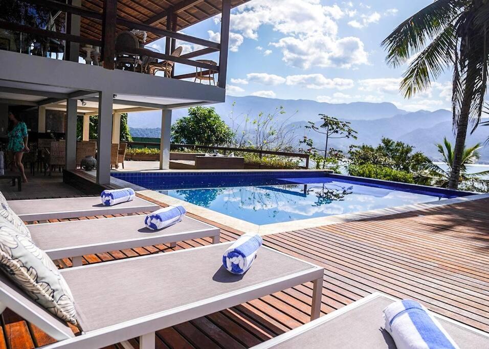 Casa alto padrão com surpreendente vista ao oceano