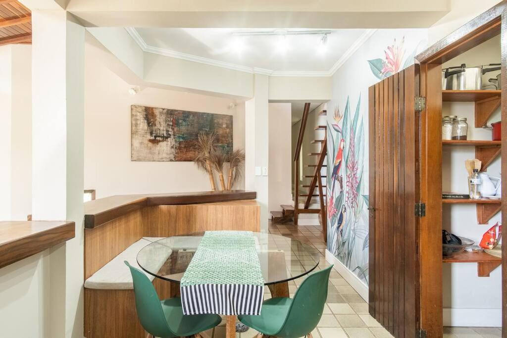 Casa alto padrão com surpreendente vista ao oceano