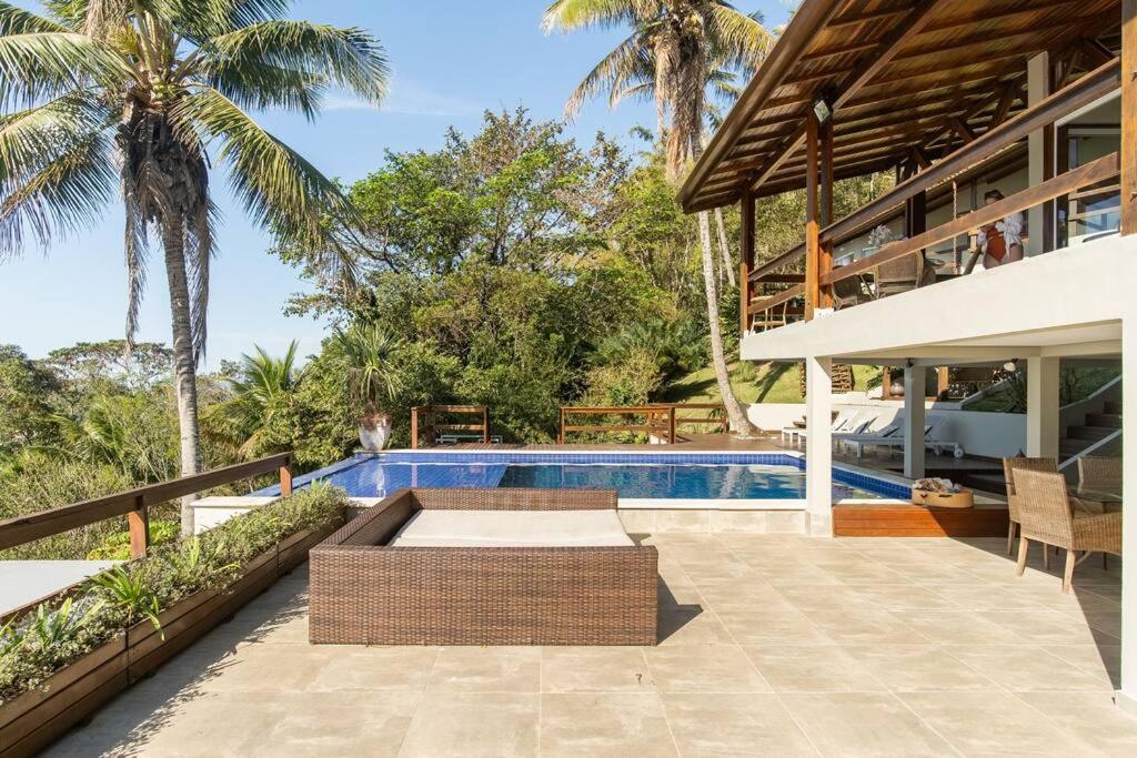 Casa alto padrão com surpreendente vista ao oceano