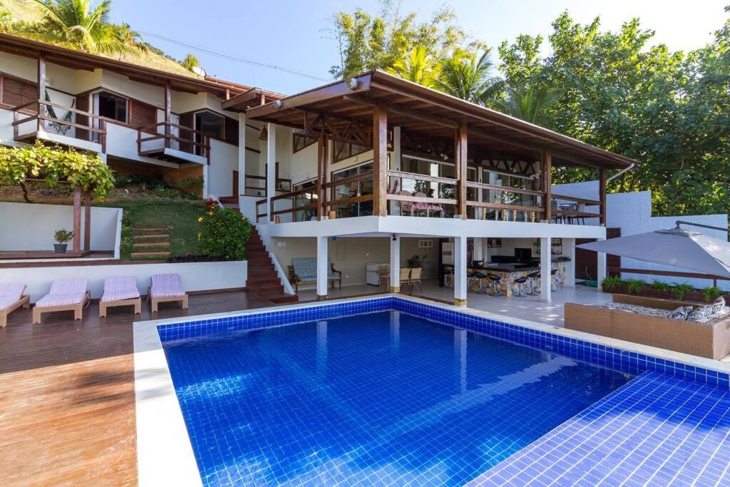 Casa alto padrão com surpreendente vista ao oceano