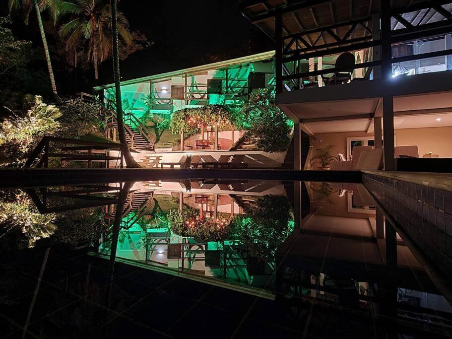 Casa alto padrão com surpreendente vista ao oceano