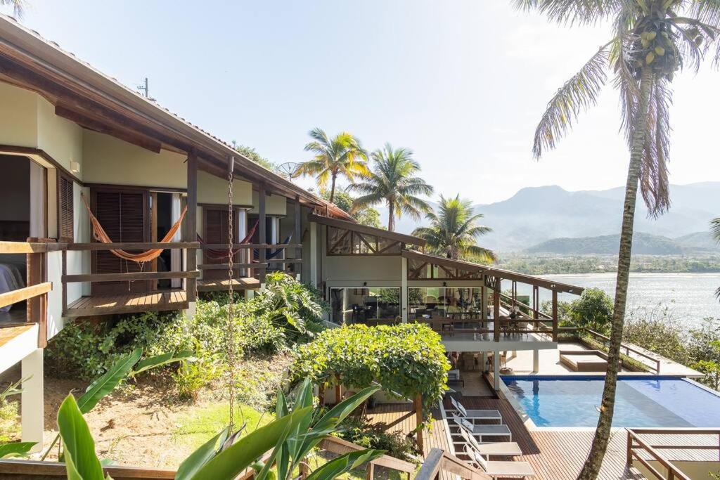 Casa alto padrão com surpreendente vista ao oceano