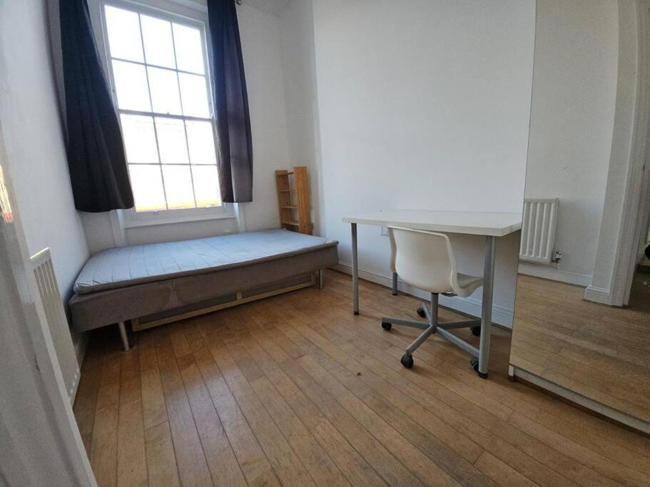 2-BR Apartment in Central London, Ideal Location!