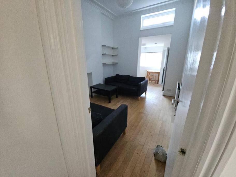 2-BR Apartment in Central London, Ideal Location!