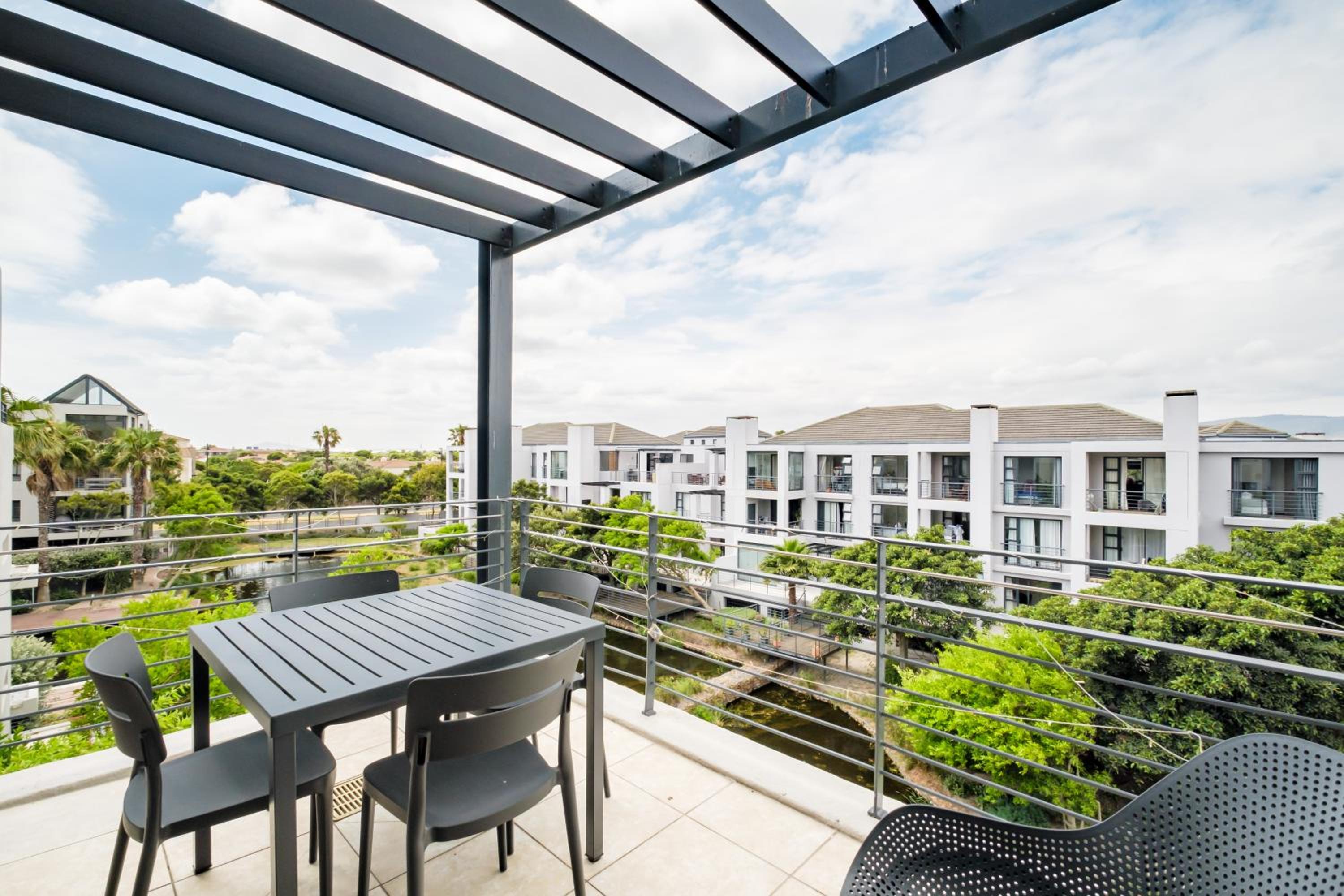Belina - Quayside Premier Penthouse view 5
