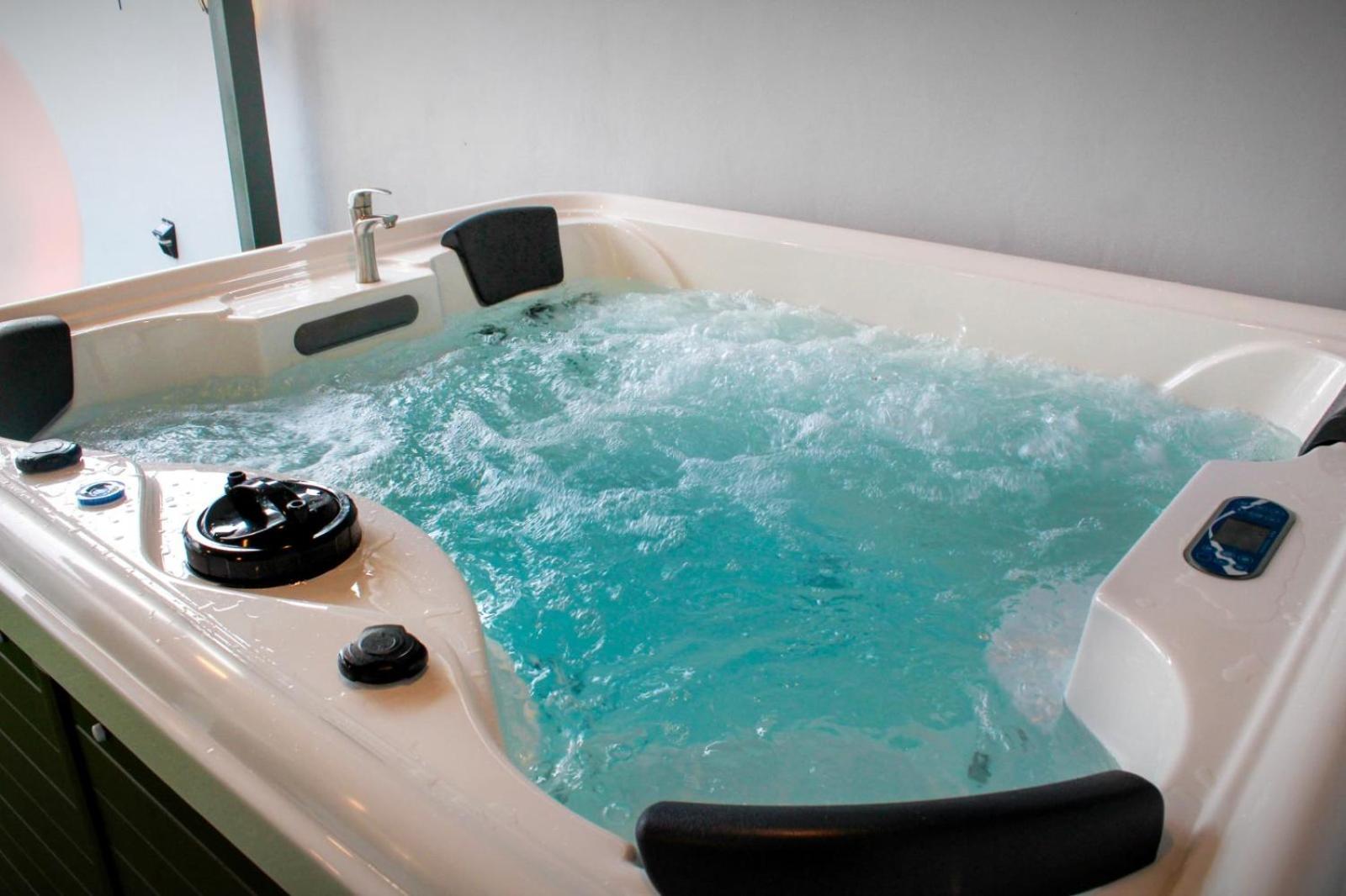 Premium Kampung Villa with Jacuzzi 18pax 5BR photo 8