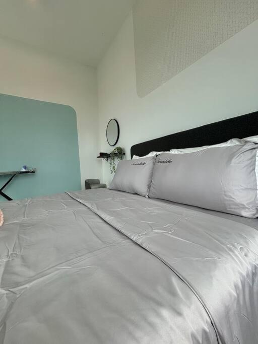 Mount Austin #Akademik Suite WarmCozy Style 1-2Pax