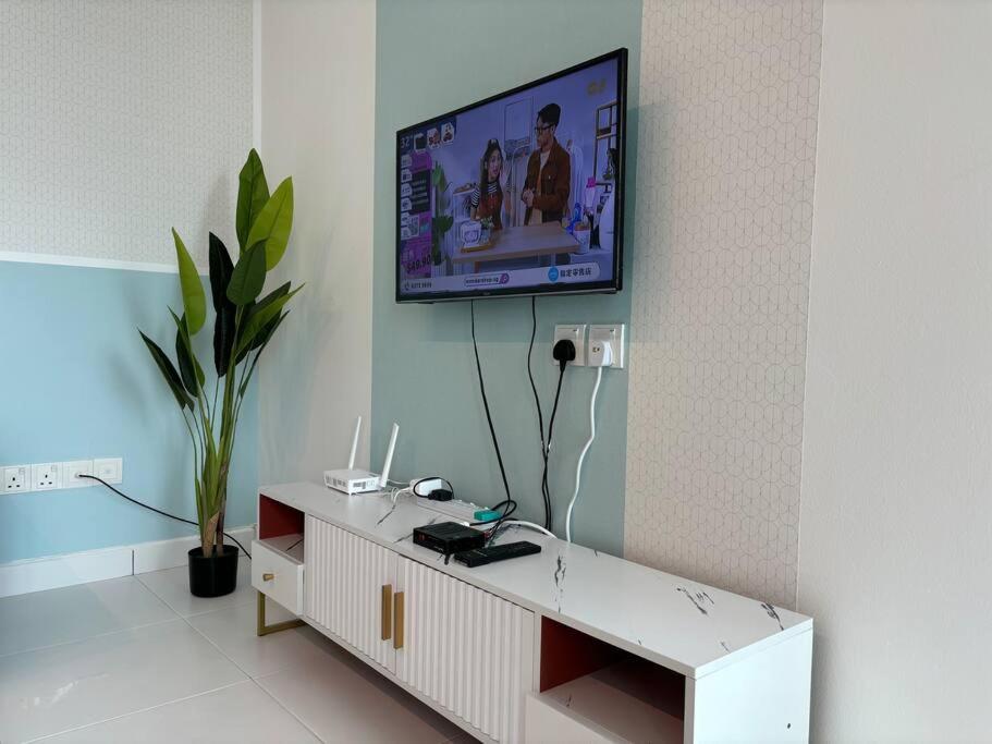 Mount Austin #Akademik Suite WarmCozy Style 1-2Pax