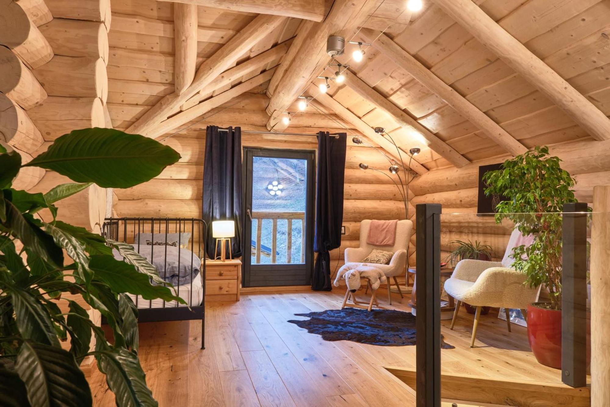 RALPH Cabin- Apuseni Mountains, Transylvania view 2