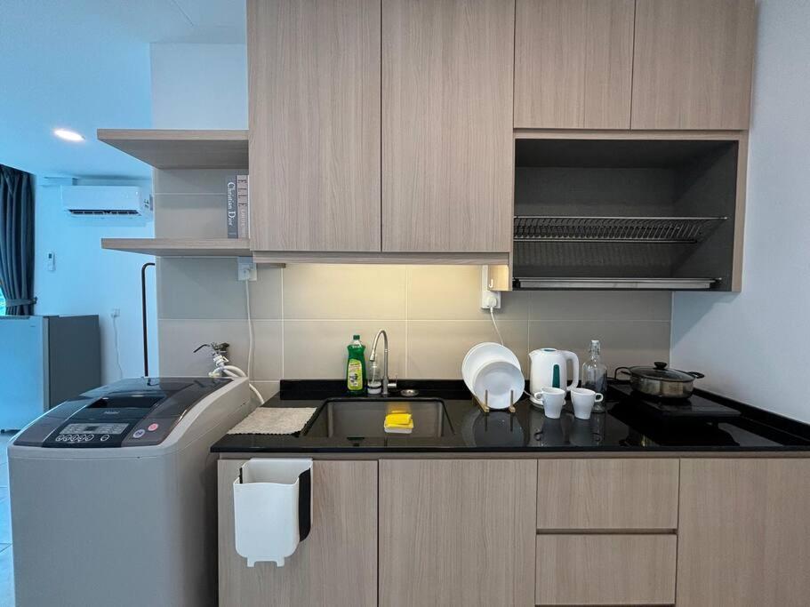 Mount Austin #Akademik Suite WarmCozy Style 1-2Pax