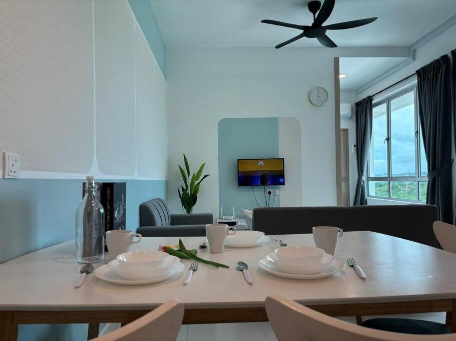 Mount Austin #Akademik Suite WarmCozy Style 1-2Pax