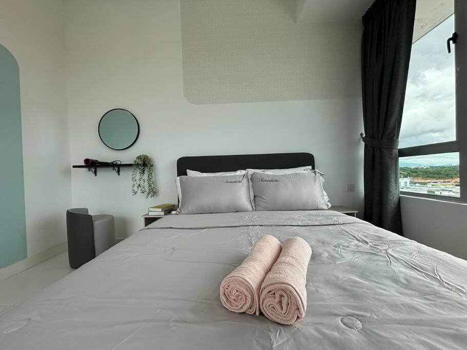 Mount Austin #Akademik Suite WarmCozy Style 1-2Pax