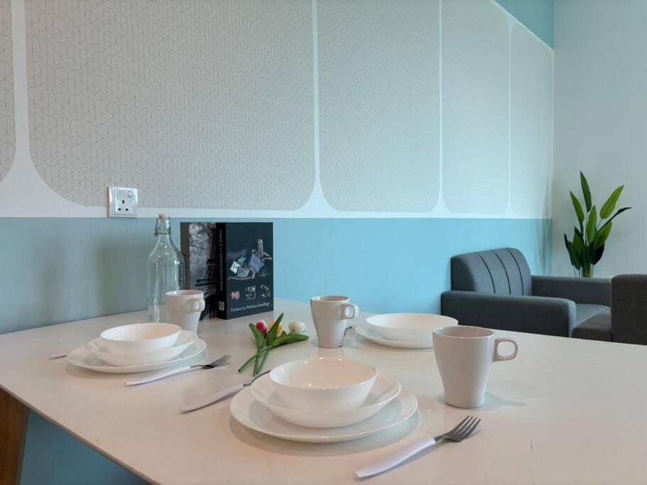 Mount Austin #Akademik Suite WarmCozy Style 1-2Pax