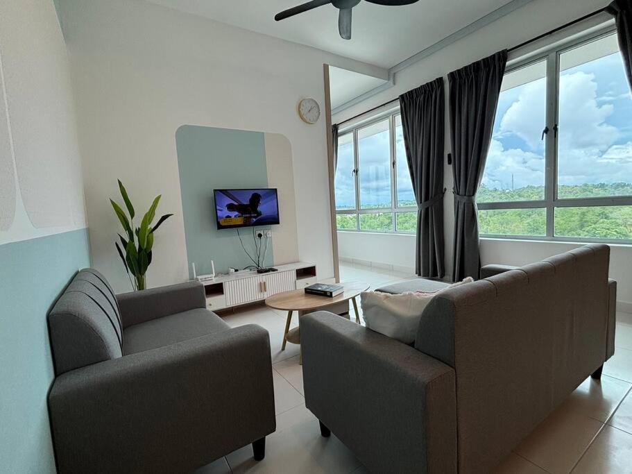 Mount Austin #Akademik Suite WarmCozy Style 1-2Pax