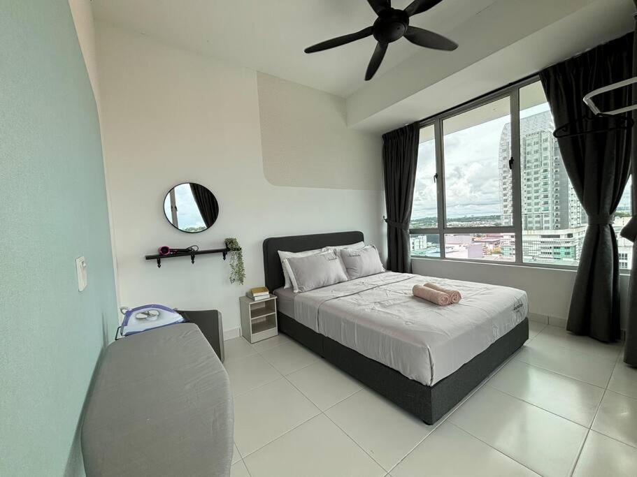 Mount Austin #Akademik Suite WarmCozy Style 1-2Pax