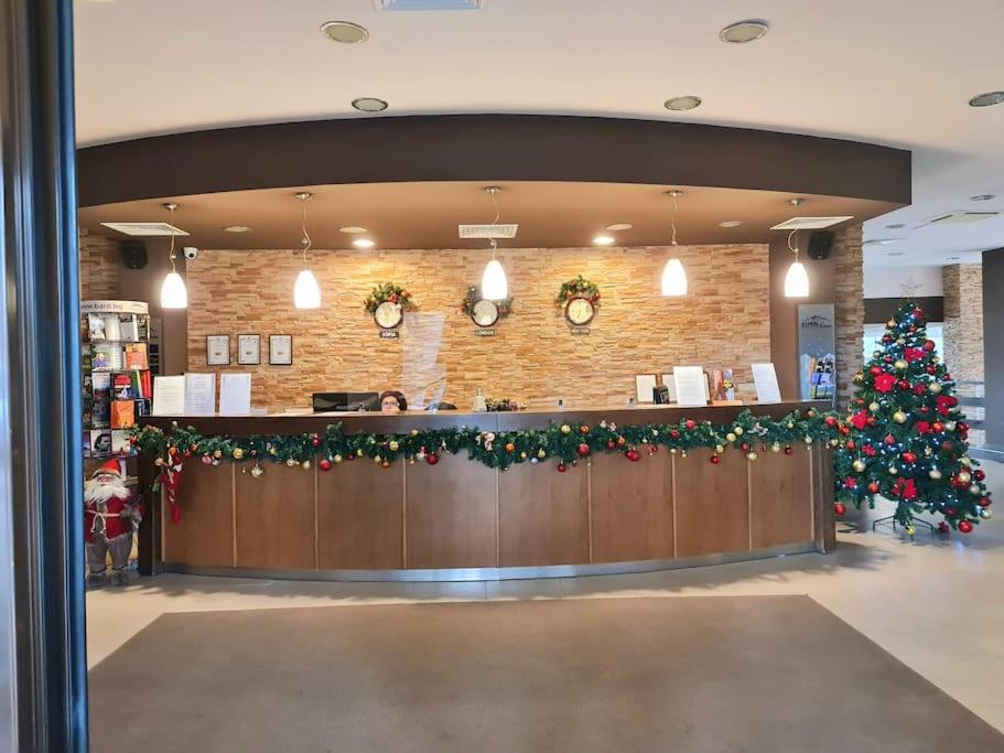 2 Bdr Garden Apt with Spa near Ski and Golf