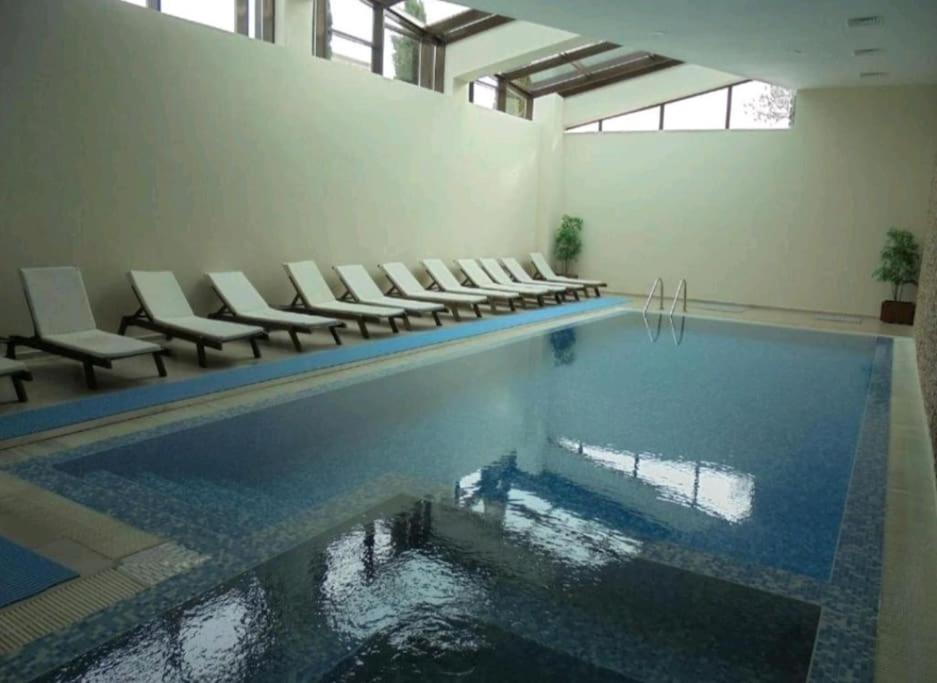 2 Bdr Garden Apt with Spa near Ski and Golf