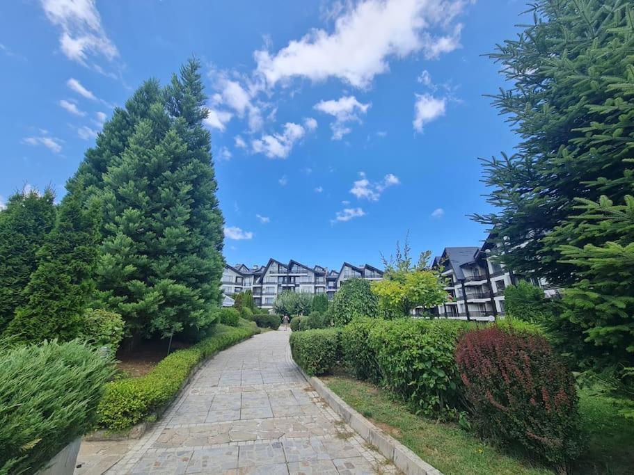 2 Bdr Garden Apt with Spa near Ski and Golf
