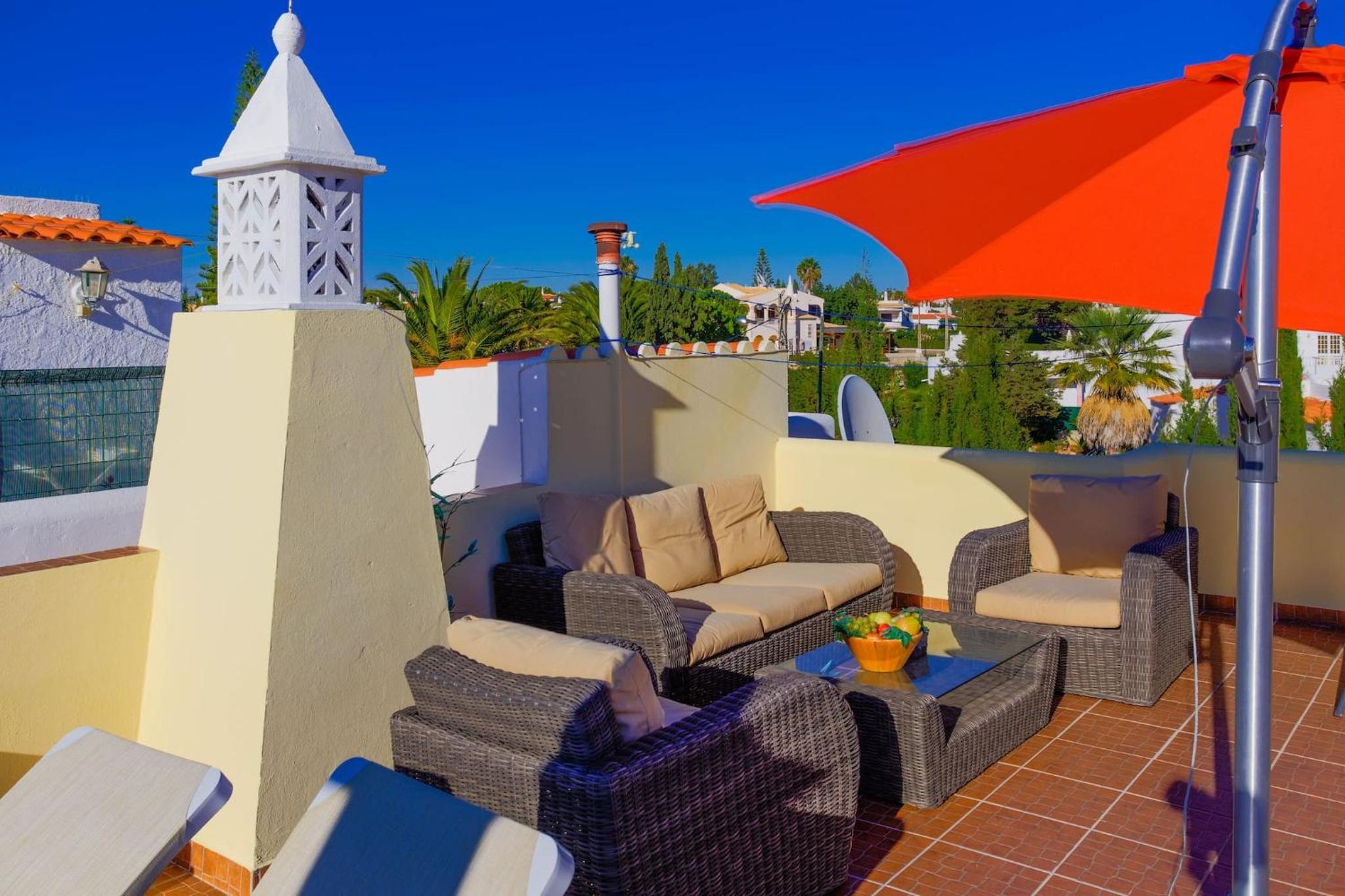 6 Centeanes - Clifftop apartment, sea views and st view 2