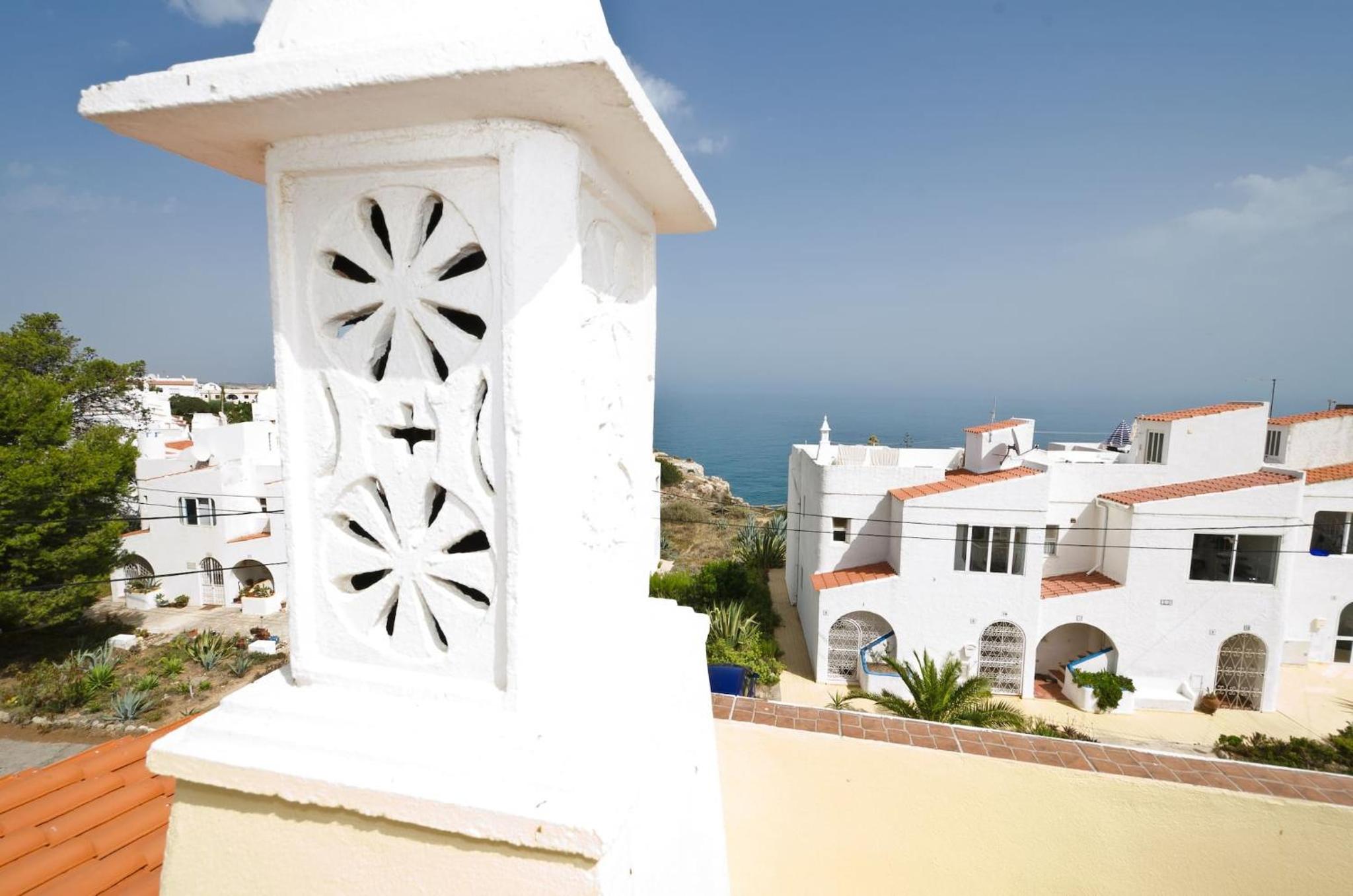 6 Centeanes - Clifftop apartment, sea views and st view 3