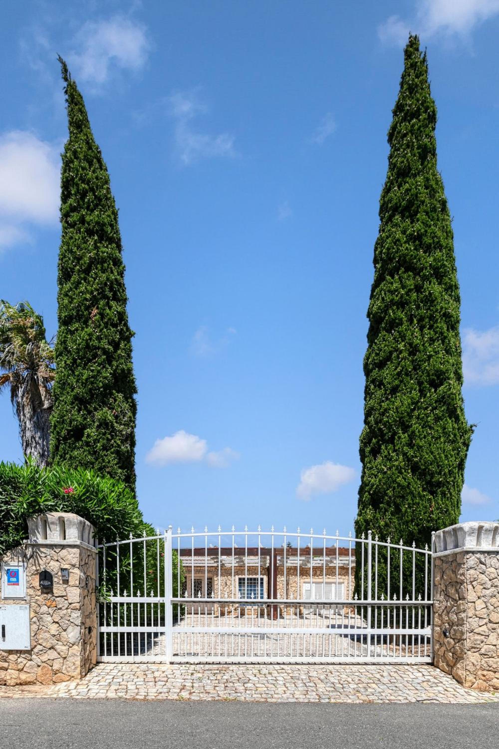 Golfinhos - MAGNIFICENT & SPACIOUS 5 BEDROOM VILLA