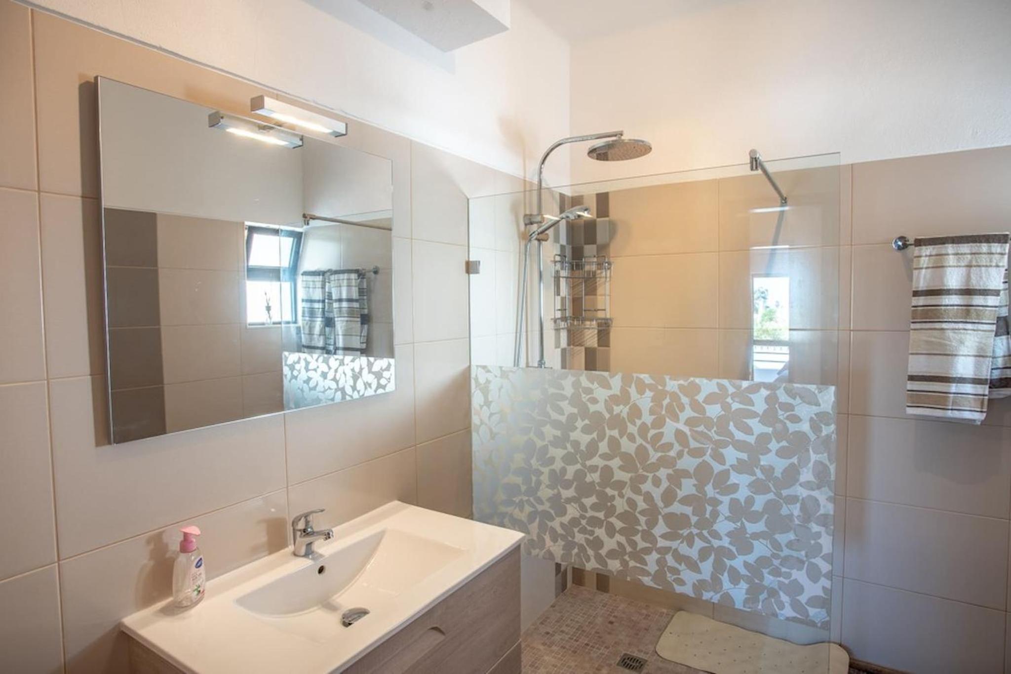 Carosim - Quiet location, close to beach, private
