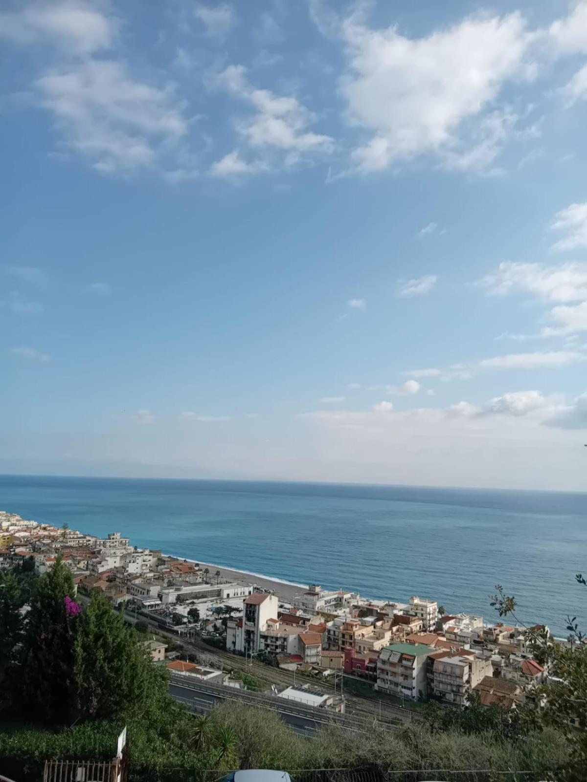 Letojanni Panoramic Apartment