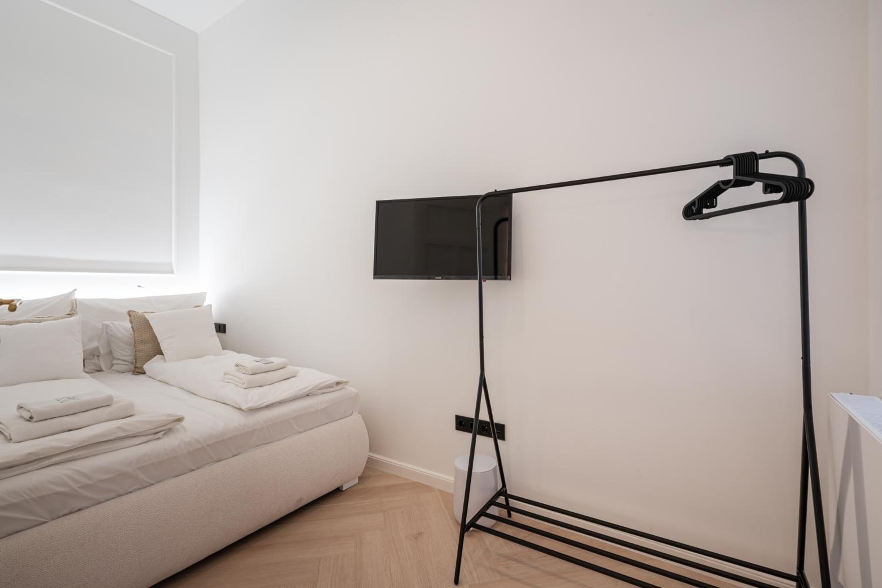 Prestige Elegant 3-BDR Apartment