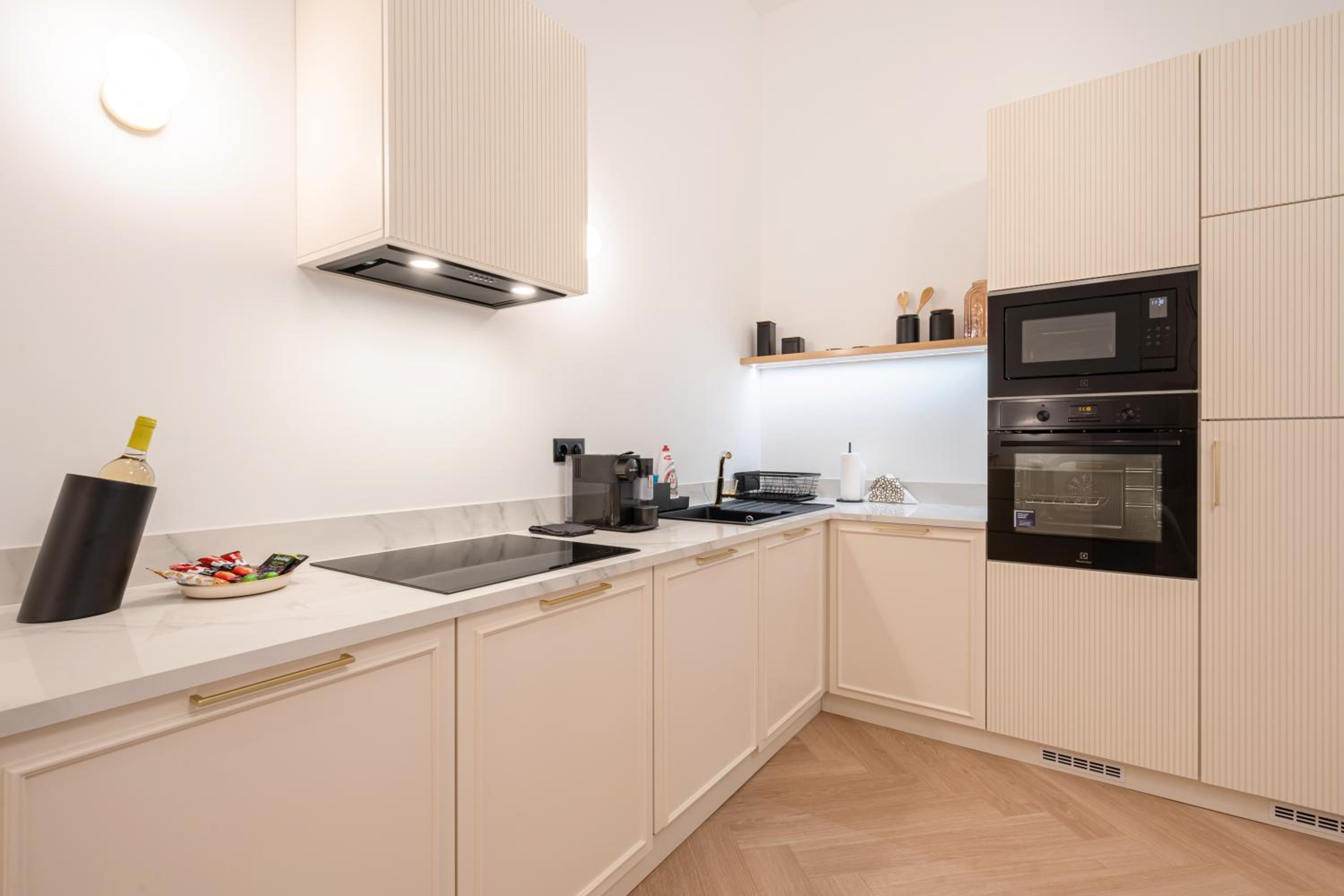 Prestige Elegant 3-BDR Apartment